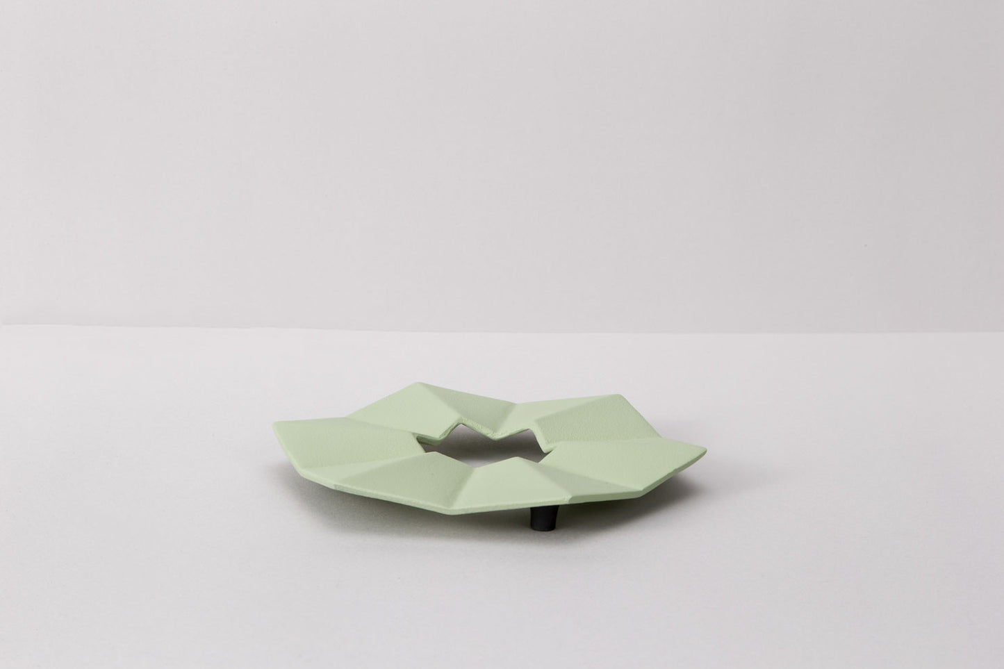 釜敷　六角折り紙（よもぎ）