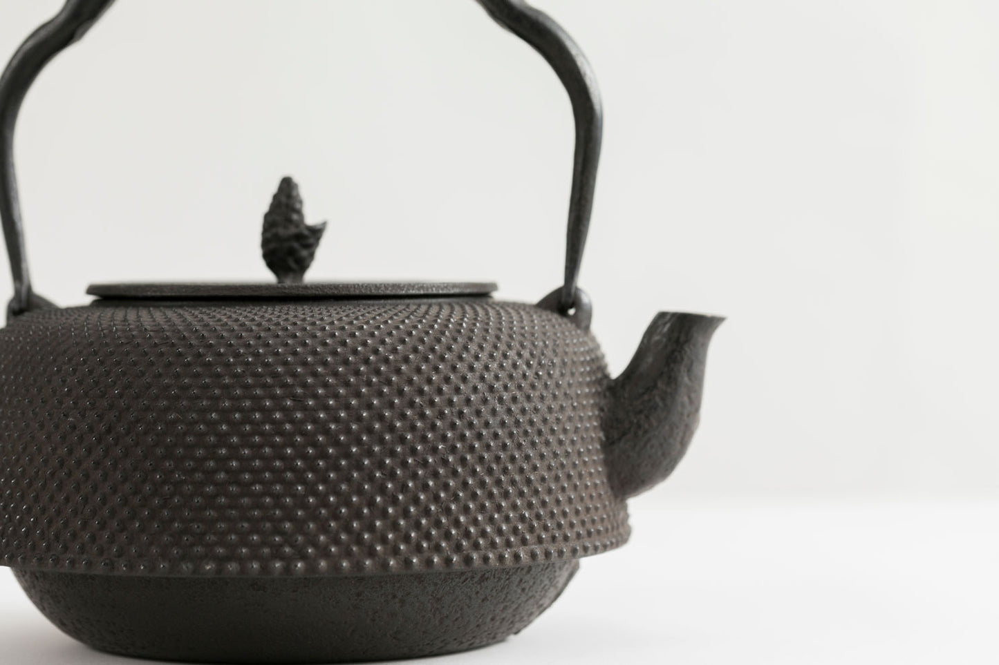 鉄瓶　18型万代アラレ