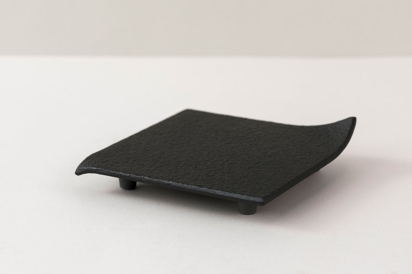 釜敷　四方　黒