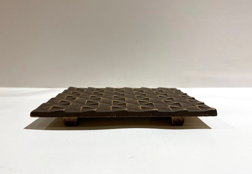 釜敷　格子模様　金/こげ茶