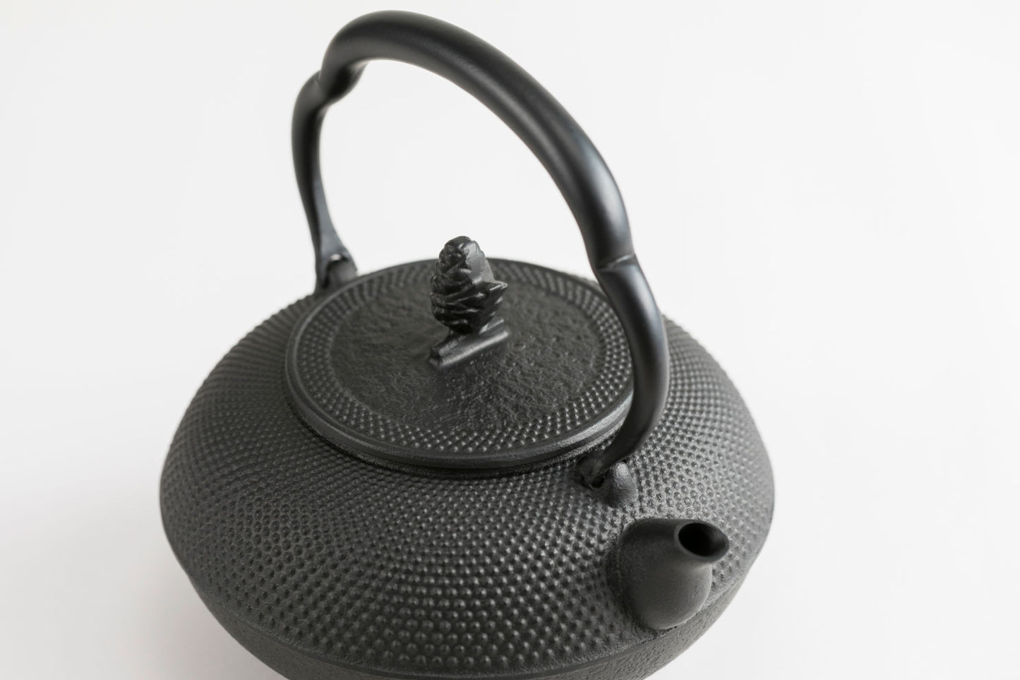 鉄瓶　14型平六アラレ(内面釜焼)